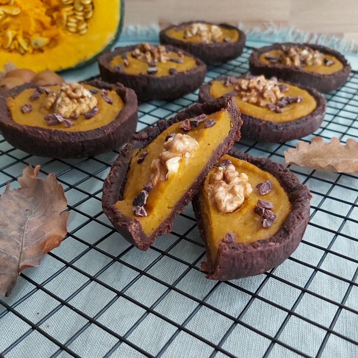 Crostatine al cacao con zucca e castagne