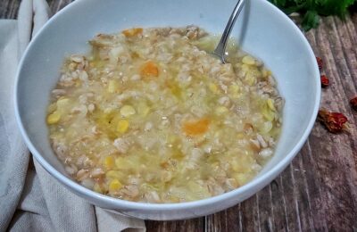 zuppa veloce di farro e cicerchie