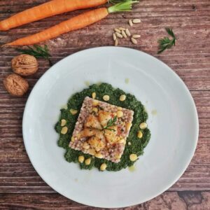 Grano saraceno con pesto di foglie di carote